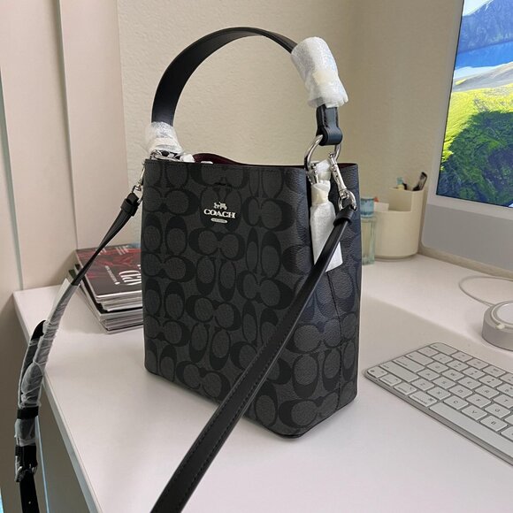 Small Town Bucket Bag In Signature Canvas coach 2312 - Picture 8 of 8